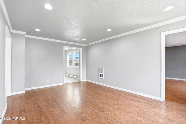 906 W Entiat Ave, Kennewick, WA 99336