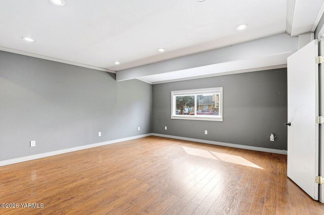 906 W Entiat Ave, Kennewick, WA 99336