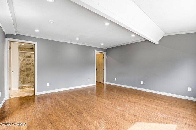 906 W Entiat Ave, Kennewick, WA 99336