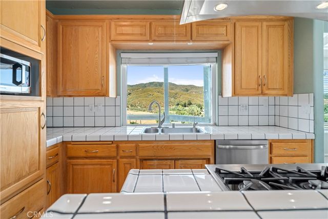 14738 Flintstone Drive, Lake Elizabeth, CA 93532