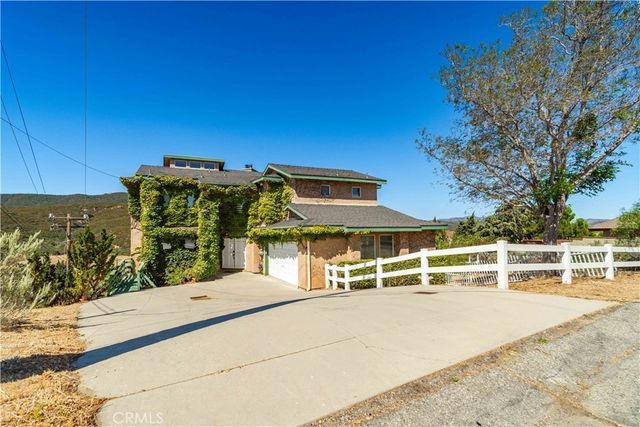 14738 Flintstone Drive, Lake Elizabeth, CA 93532