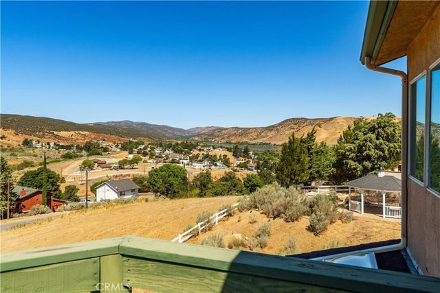 14738 Flintstone Drive, Lake Elizabeth, CA 93532