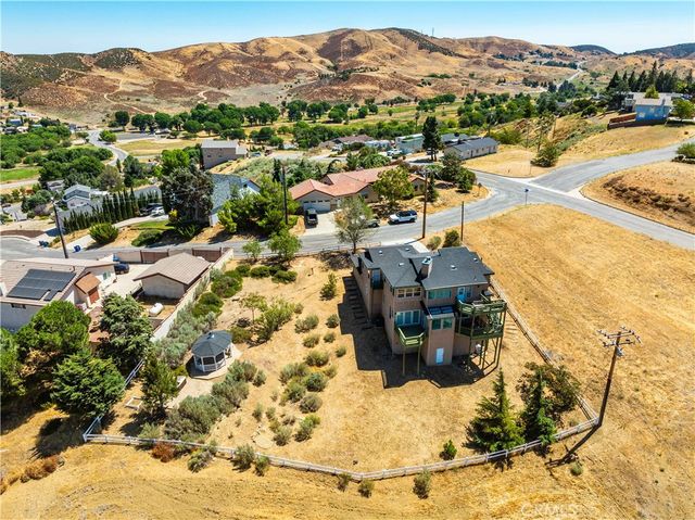 14738 Flintstone Drive, Lake Elizabeth, CA 93532