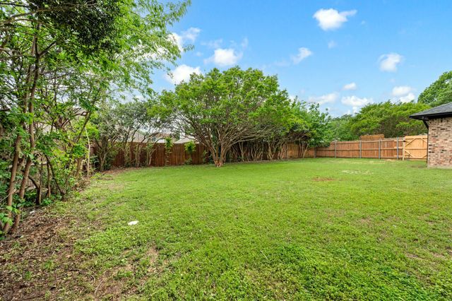 425 Marseille Drive, Hurst, TX 76054