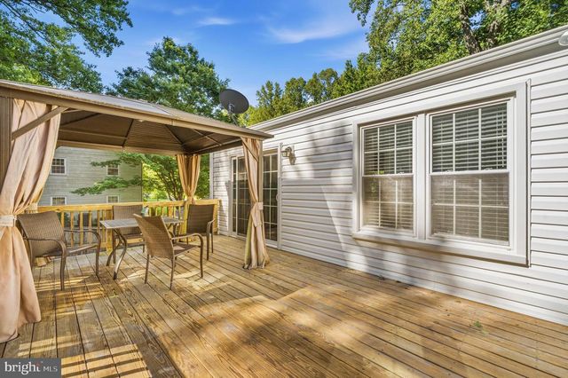 8721 VALLEY DR, Waldorf, MD 20603