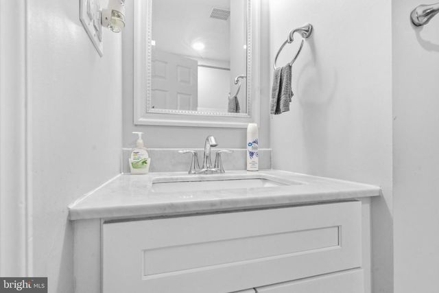 8721 VALLEY DR, Waldorf, MD 20603