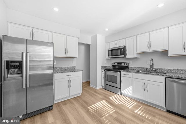 8721 VALLEY DR, Waldorf, MD 20603