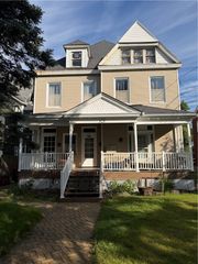 323 Chestnut St, Sewickley, PA 15143