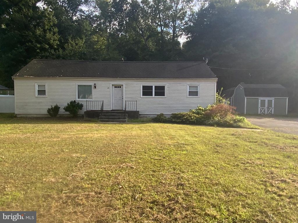 24 TOWER RD, CREAM RIDGE, NJ 08514 — exterior