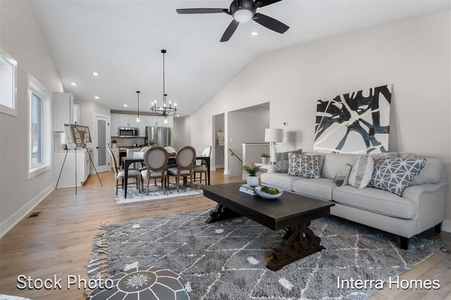1597 N Village Circle, Kalamazoo, MI 49009