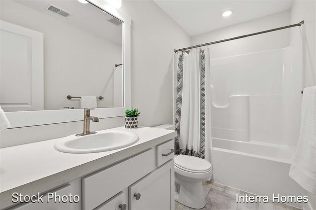 1597 N Village Circle, Kalamazoo, MI 49009