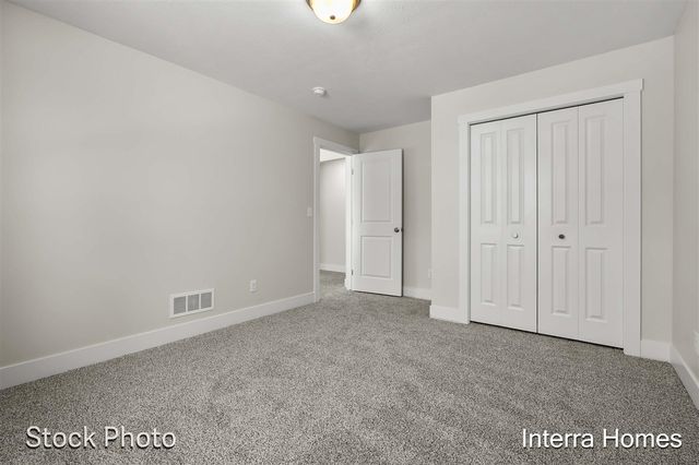 1597 N Village Circle, Kalamazoo, MI 49009