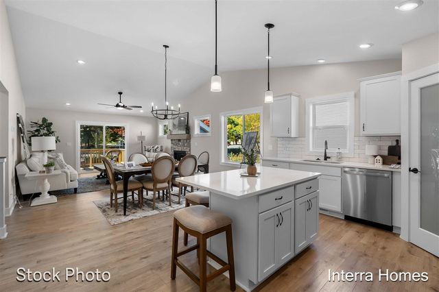 1597 N Village Circle, Kalamazoo, MI 49009