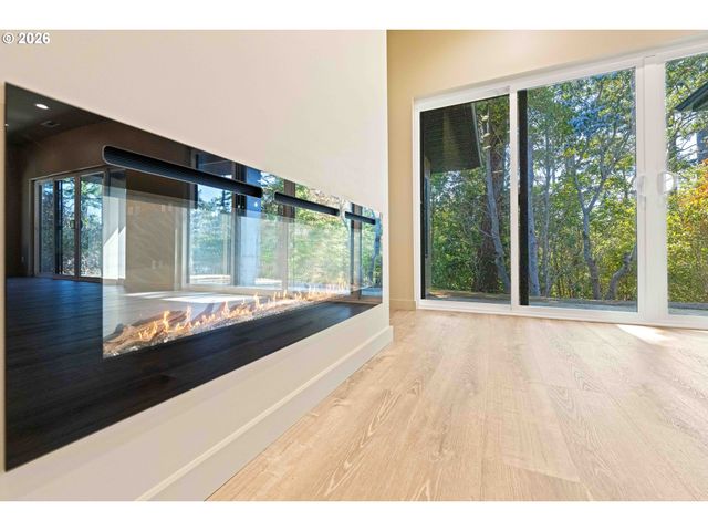 1103 TALUS Way, Port Orford, OR 97465
