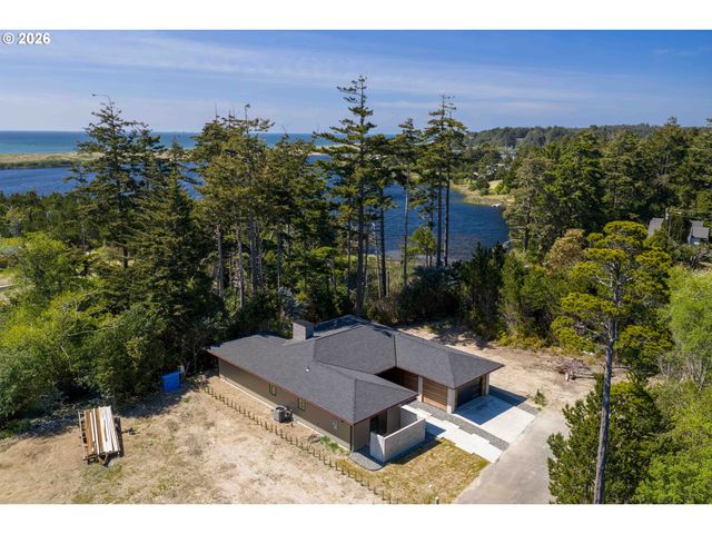 1103 TALUS Way, Port Orford, OR 97465