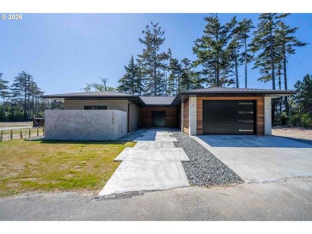 1103 TALUS Way, Port Orford, OR 97465