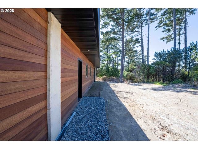 1103 TALUS Way, Port Orford, OR 97465