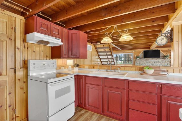 433 E Ellendale Road, Edgerton, WI 53534