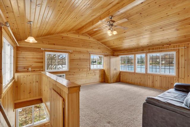 433 E Ellendale Road, Edgerton, WI 53534