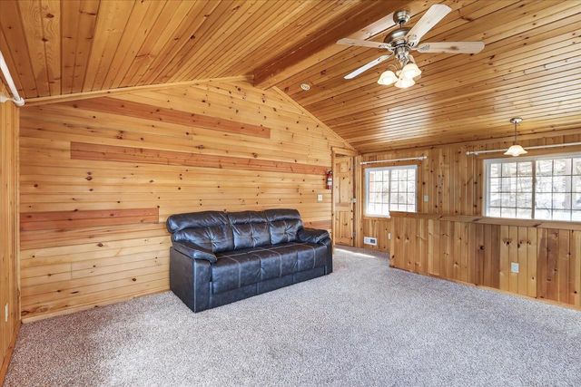 433 E Ellendale Road, Edgerton, WI 53534