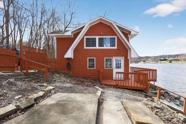 433 E Ellendale Road, Edgerton, WI 53534
