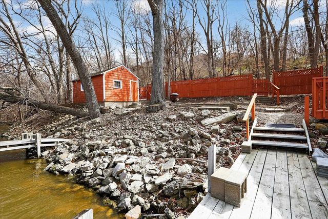 433 E Ellendale Road, Edgerton, WI 53534