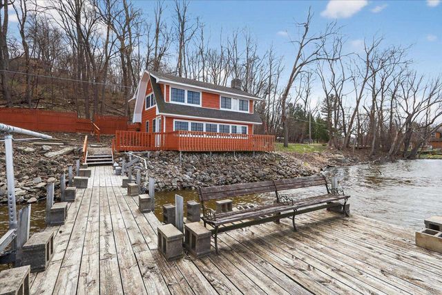 433 E Ellendale Road, Edgerton, WI 53534