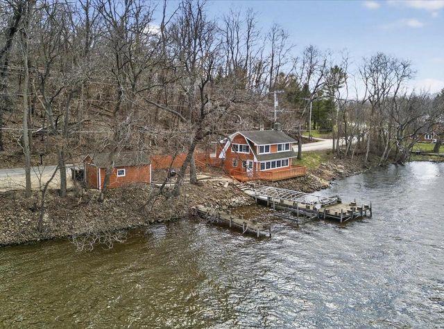 433 E Ellendale Road, Edgerton, WI 53534