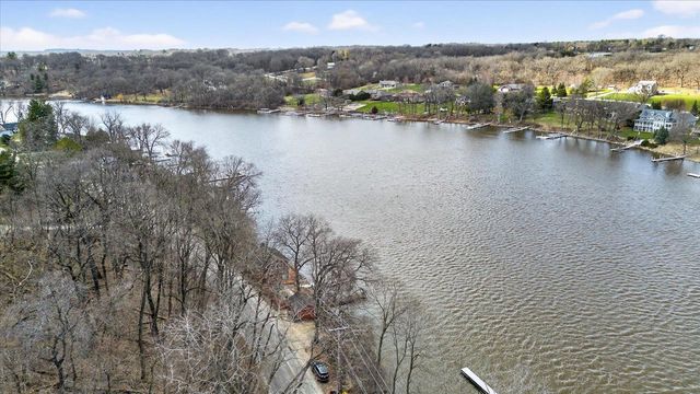 433 E Ellendale Road, Edgerton, WI 53534