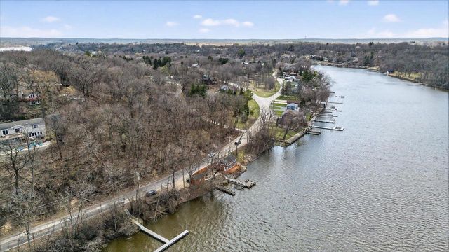 433 E Ellendale Road, Edgerton, WI 53534