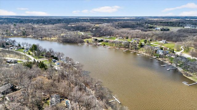 433 E Ellendale Road, Edgerton, WI 53534