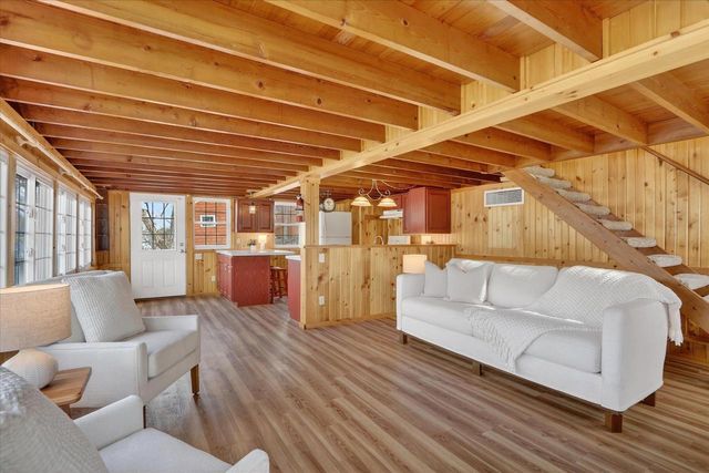433 E Ellendale Road, Edgerton, WI 53534