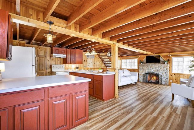 433 E Ellendale Road, Edgerton, WI 53534