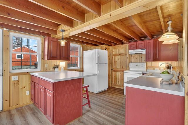 433 E Ellendale Road, Edgerton, WI 53534