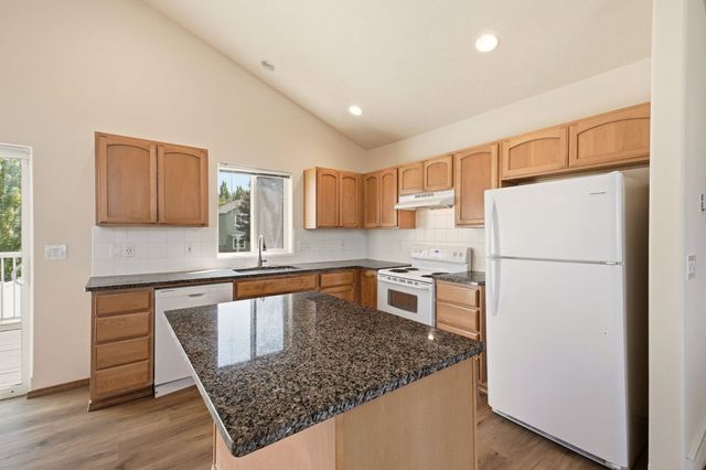 1804 N Drummond St, Greenacres, WA 99016