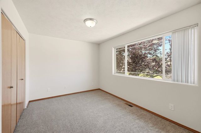 1804 N Drummond St, Greenacres, WA 99016