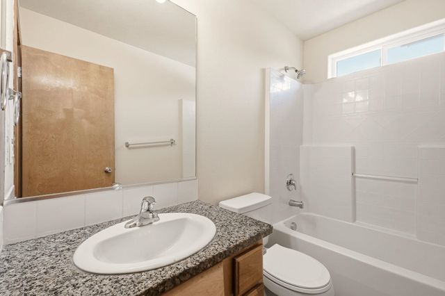 1804 N Drummond St, Greenacres, WA 99016