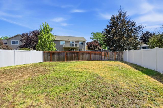 1804 N Drummond St, Greenacres, WA 99016