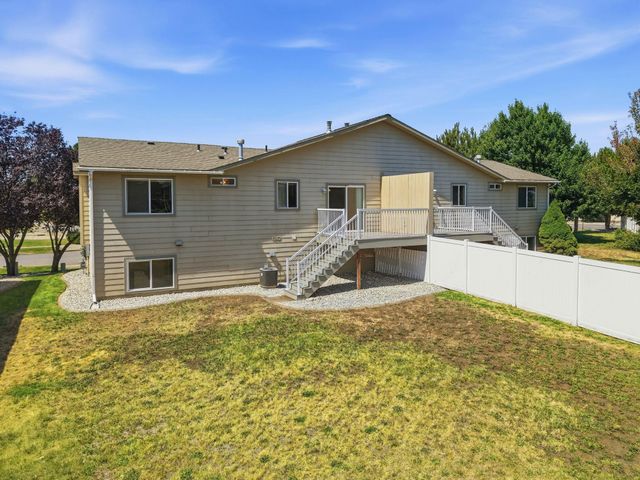 1804 N Drummond St, Greenacres, WA 99016