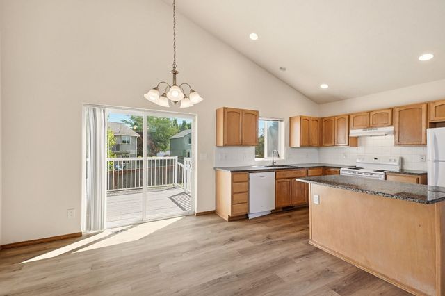 1804 N Drummond St, Greenacres, WA 99016
