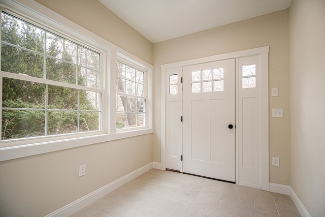 35 Homestead Road, Lynnfield, MA 01940