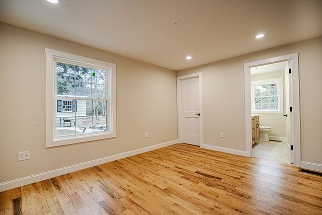 35 Homestead Road, Lynnfield, MA 01940