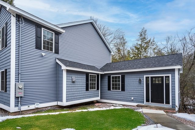 35 Homestead Road, Lynnfield, MA 01940
