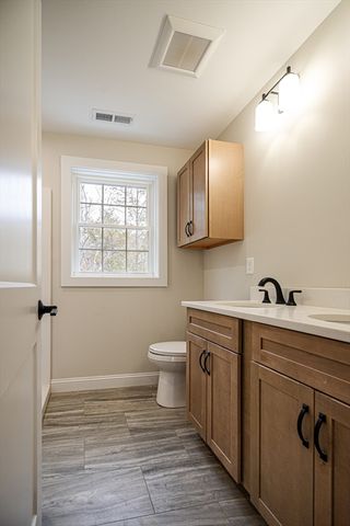 35 Homestead Road, Lynnfield, MA 01940