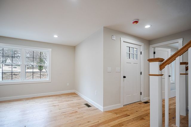 35 Homestead Road, Lynnfield, MA 01940