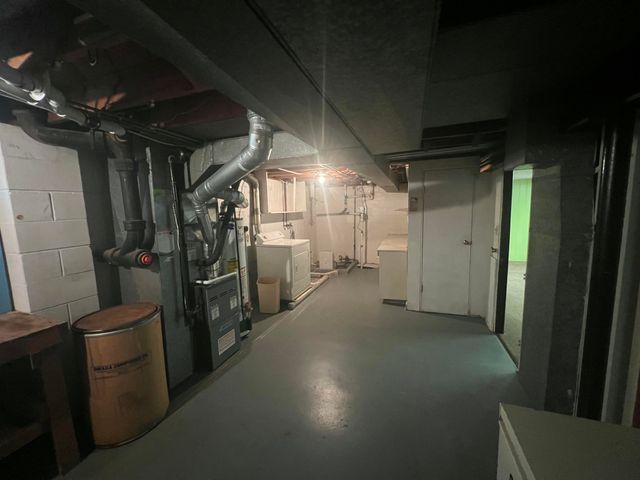 2432 AVE I, Council Bluffs, IA 51501