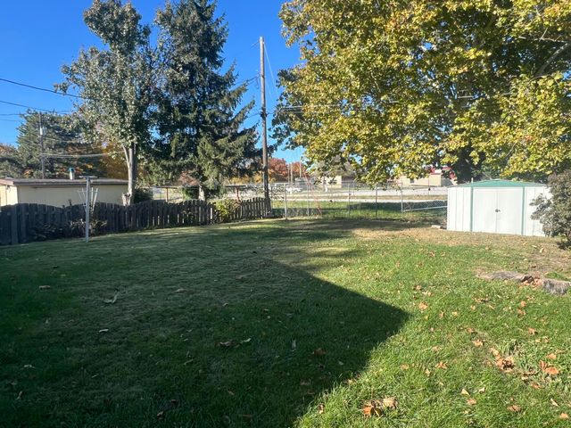 2432 AVE I, Council Bluffs, IA 51501