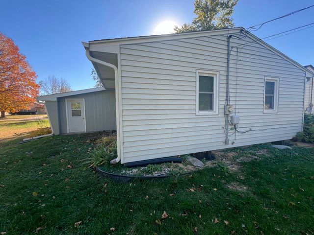 2432 AVE I, Council Bluffs, IA 51501