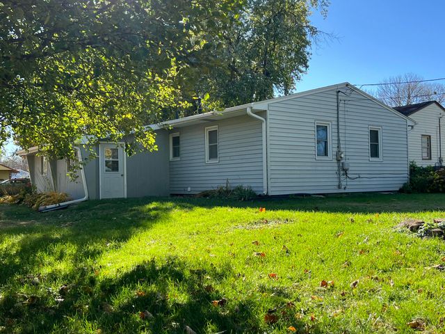2432 AVE I, Council Bluffs, IA 51501