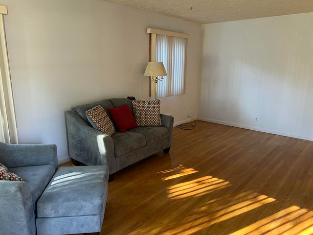 2432 AVE I, Council Bluffs, IA 51501